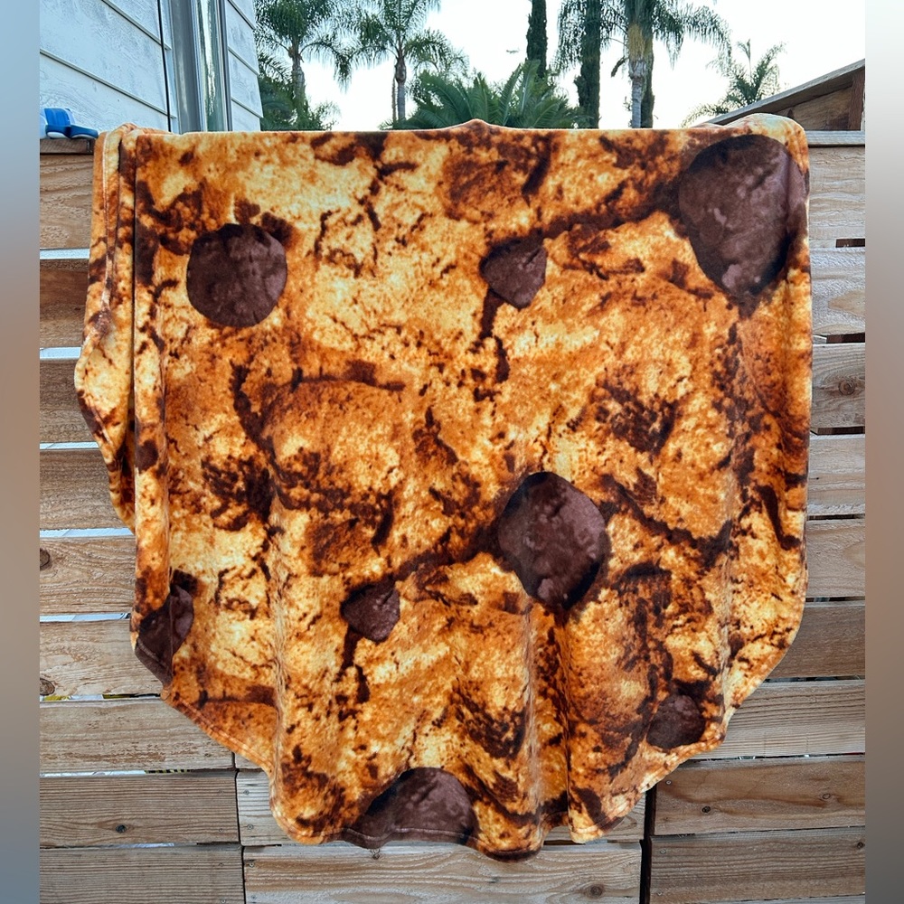 Round, soft, fleece chocolate chip cookie fleece blanket. 5 foot diameter